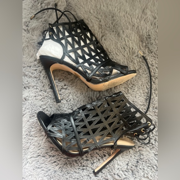 Black cage stilettos - Picture 4 of 4